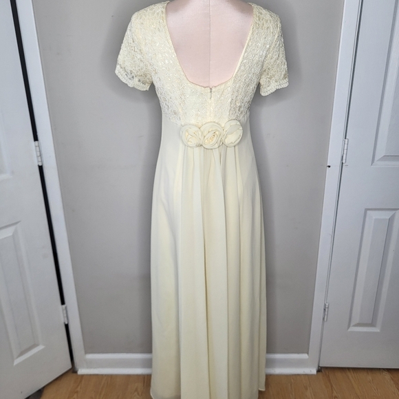 Vintage Lanz of Salzburg Pale Yellow/Ivory Lace Gown Mother of the Bride Size 6 - Picture 5 of 10